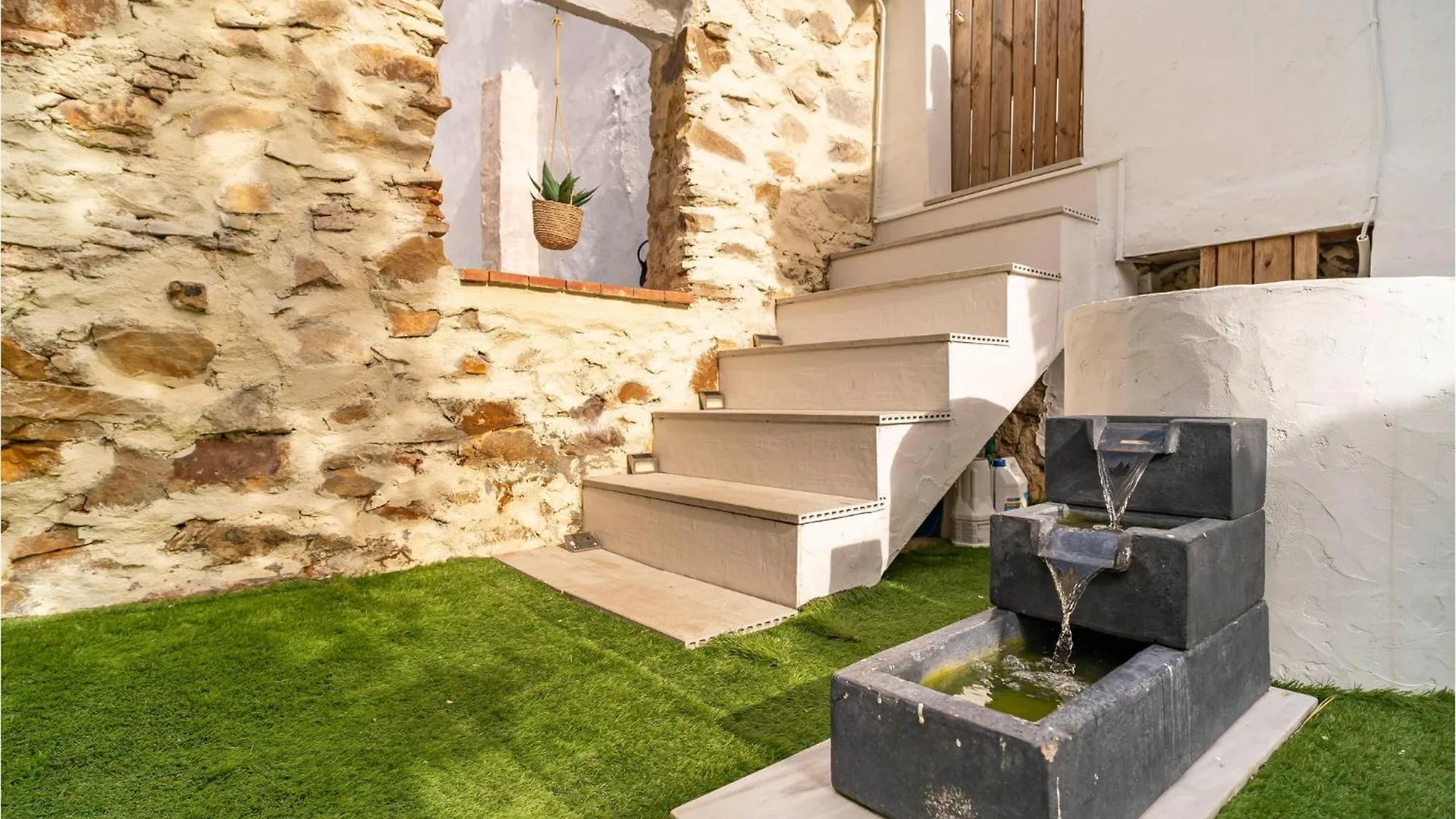 Beautiful Home In El Colmenar With Kitchen 0*,  Spain