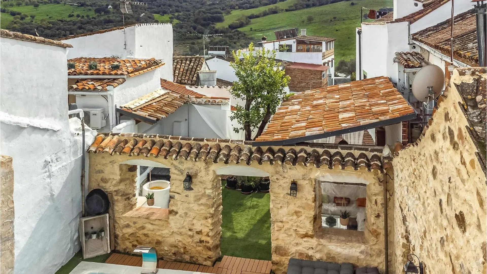 Beautiful Home In El Colmenar With Kitchen Holiday home