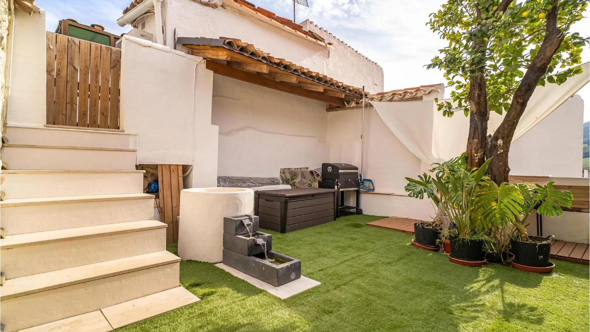 Beautiful Home In El Colmenar With Kitchen