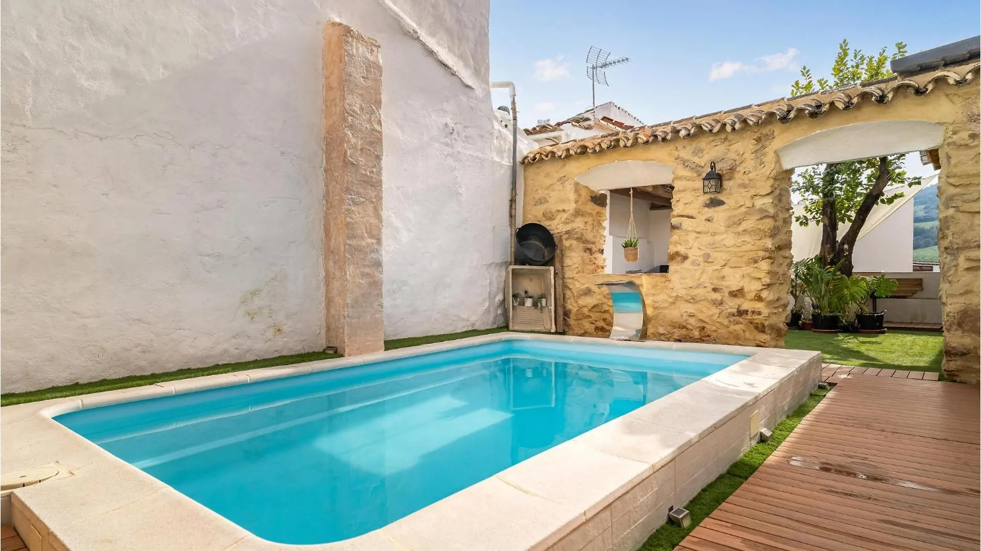 Beautiful Home In El Colmenar With Kitchen 0*,