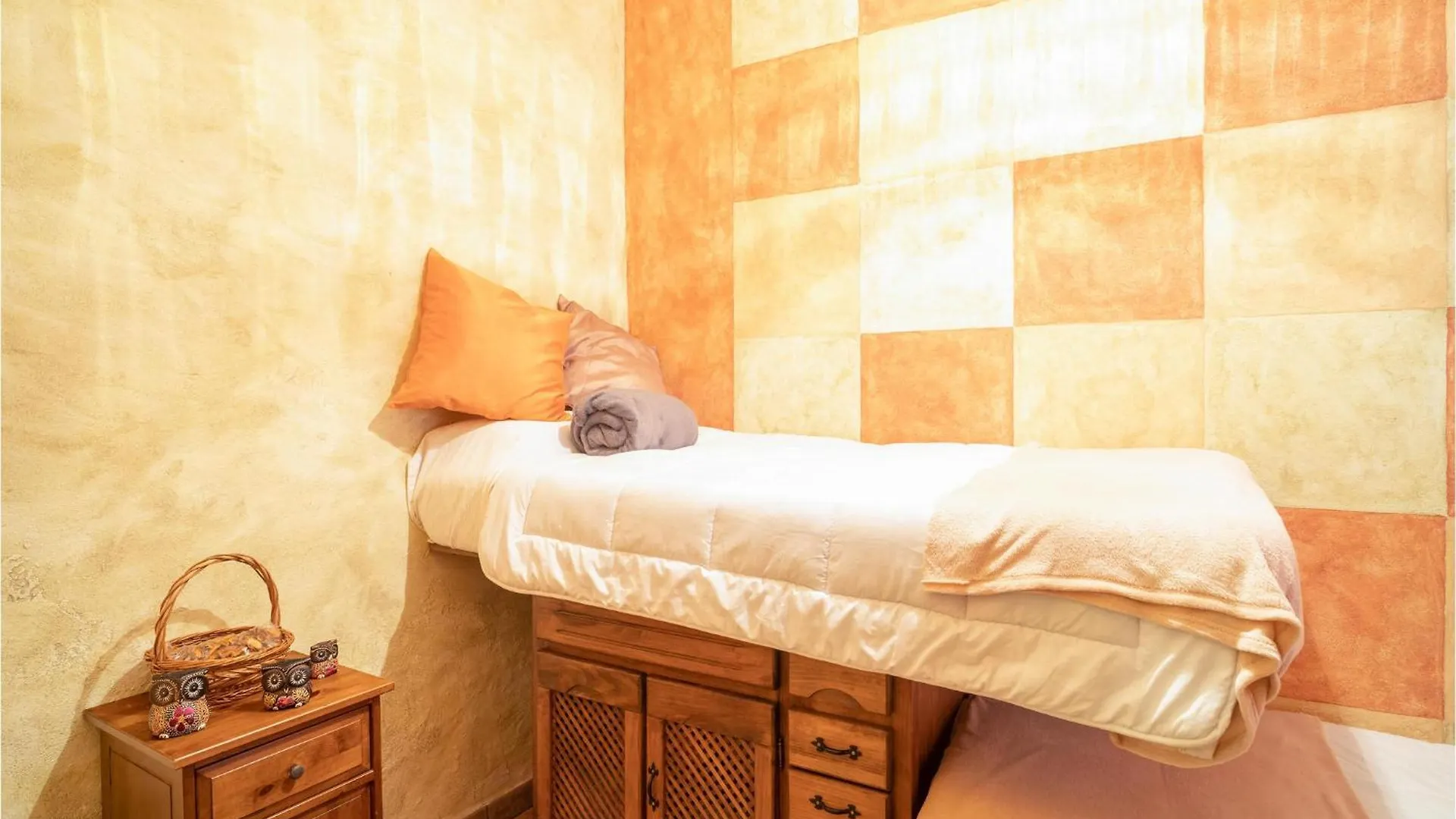 Beautiful Home In El Colmenar With Kitchen 0*,
